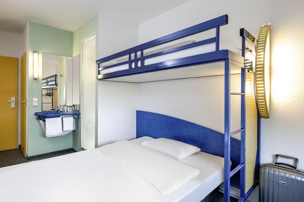 Ibis Budget Amboise Esterno foto